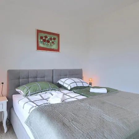 Holiday home Lippa Peroj 1