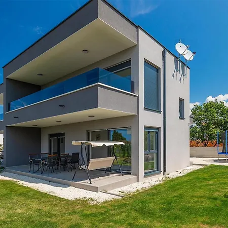 펜션 Lippa Peroj 1