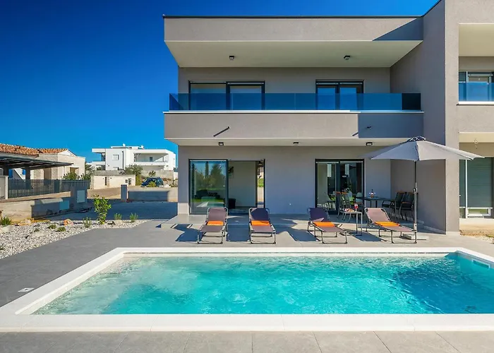 Lippa Peroj 1 펜션 풀라